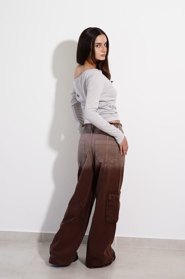 Pantalón denim degrade con cintura desflecada