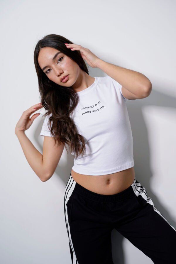 REMERA BABY TEE CURRENTLY